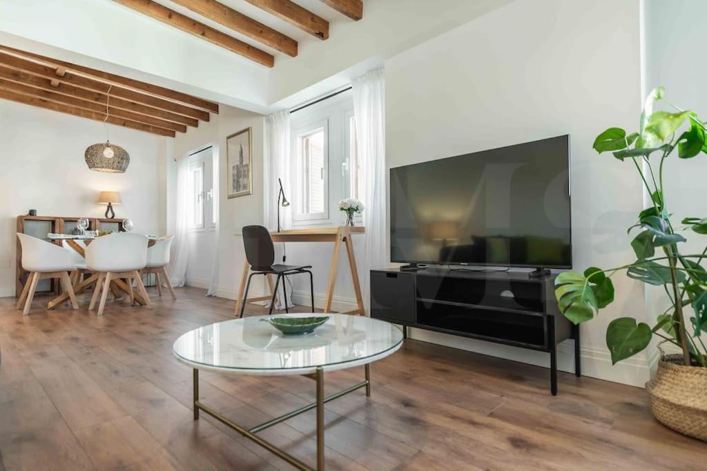 Modern Apartment Next To The Cervantes Theatre By Rems Malaga Exterior photo