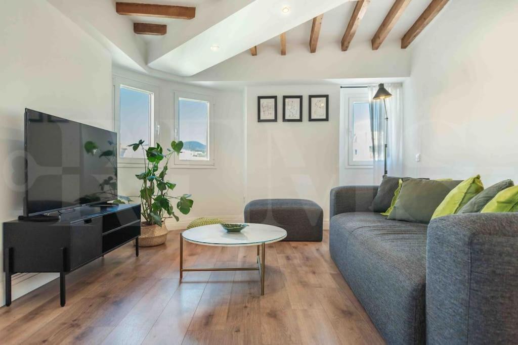 Modern Apartment Next To The Cervantes Theatre By Rems Malaga Exterior photo